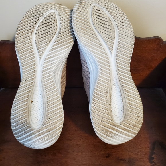 Skechers Light Beige Slip-On Sneakers, Size 9M - Picture 5 of 6
